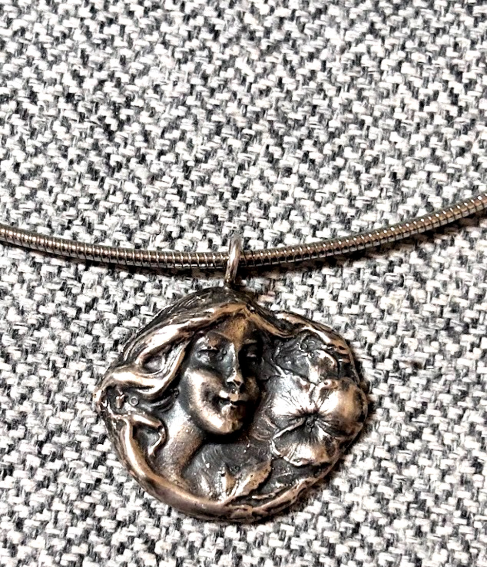 Artisan Studio 925 Sterling Silver Art Nouveau Goddess Maiden Face Pendant 7.95g